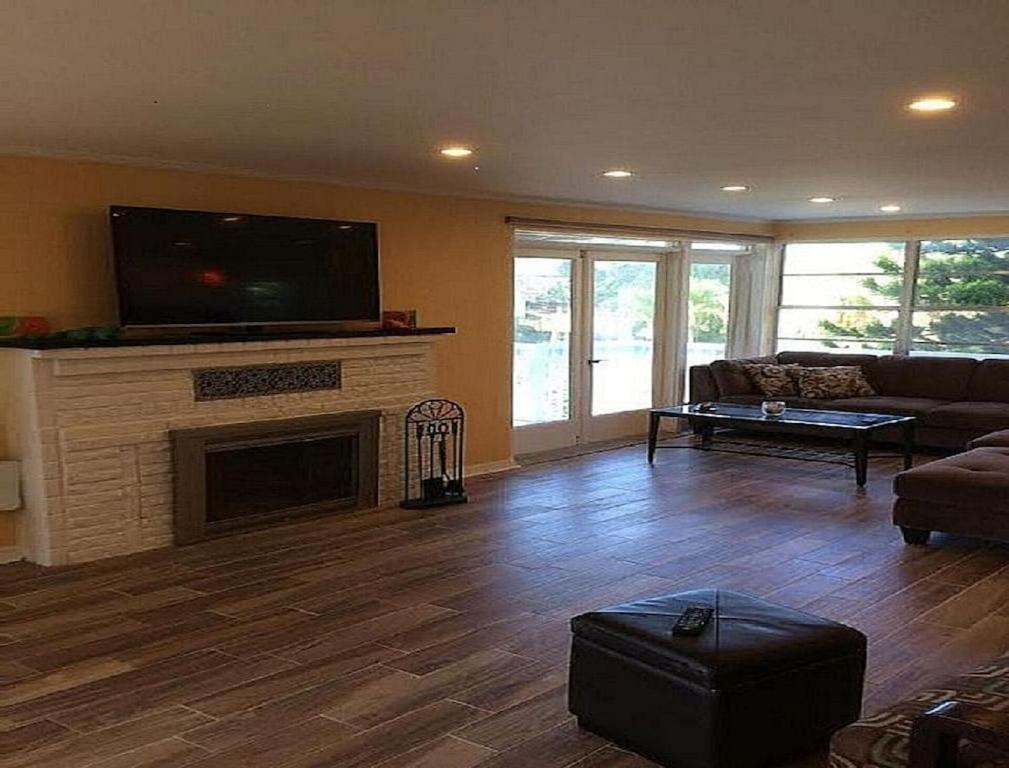 Spacious Beach House Unit,Beautifully Furnished 2 Bed 2Bath./2Min.Walk To Beach Clearwater Beach Exterior photo